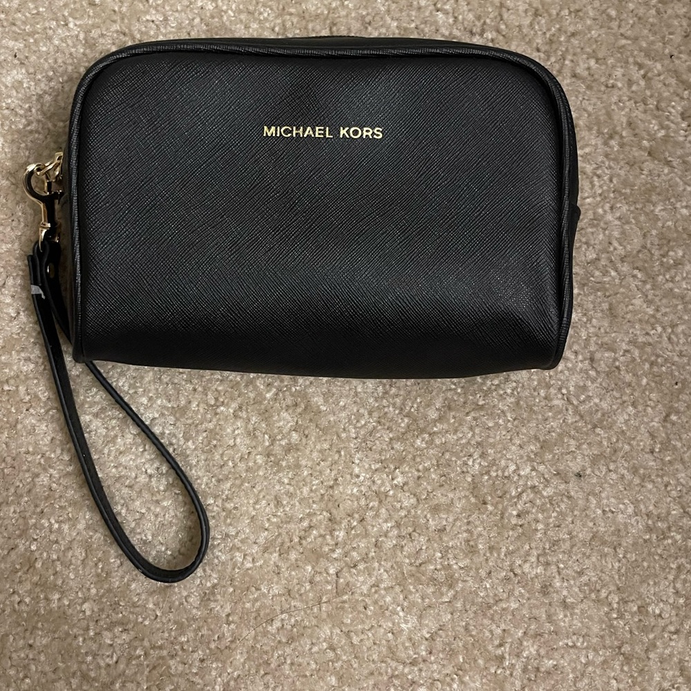 New without Tag. Michael Kors Wristlet.